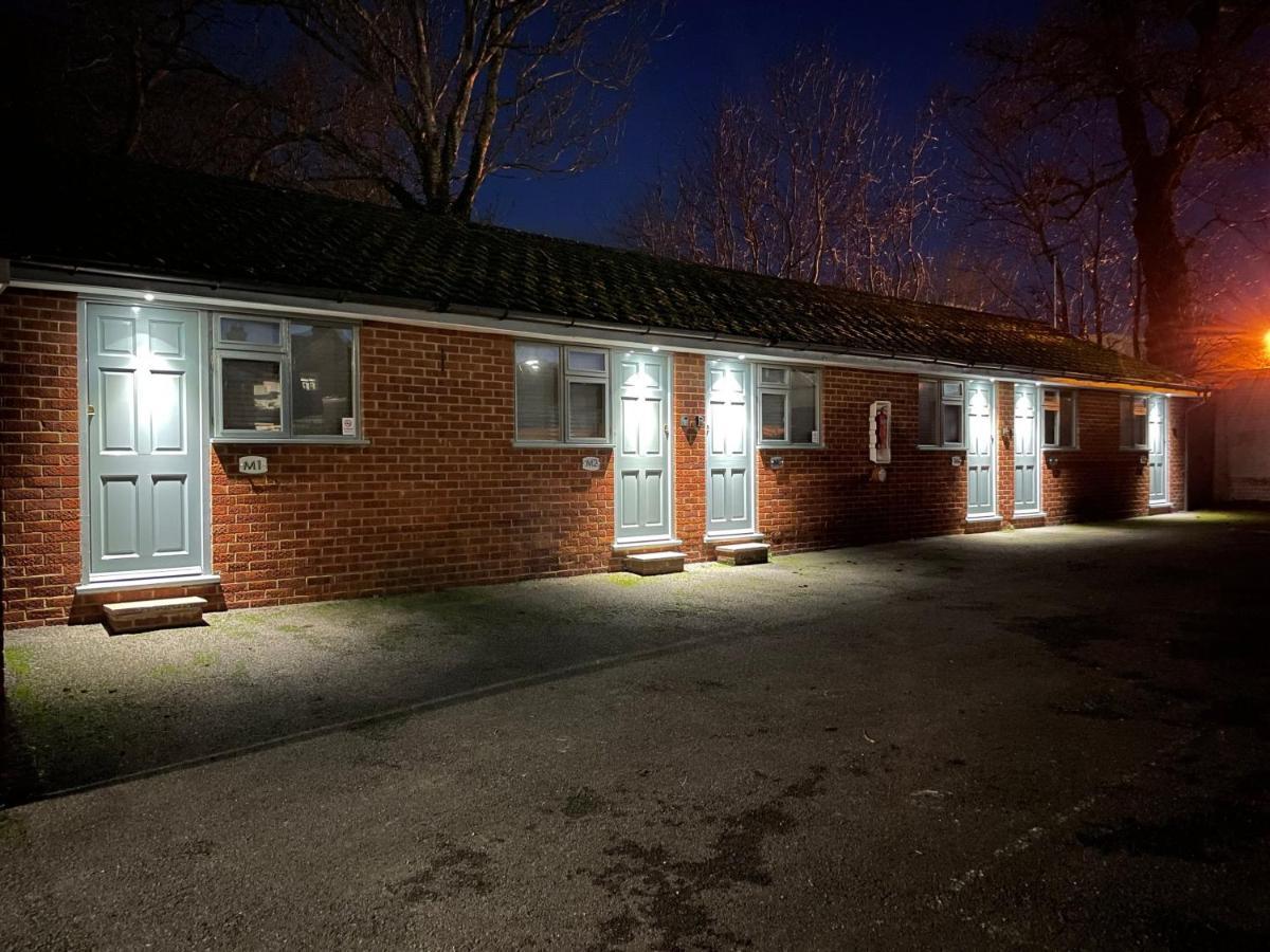 Arlan House, Central Basingstoke Hotel Екстер'єр фото