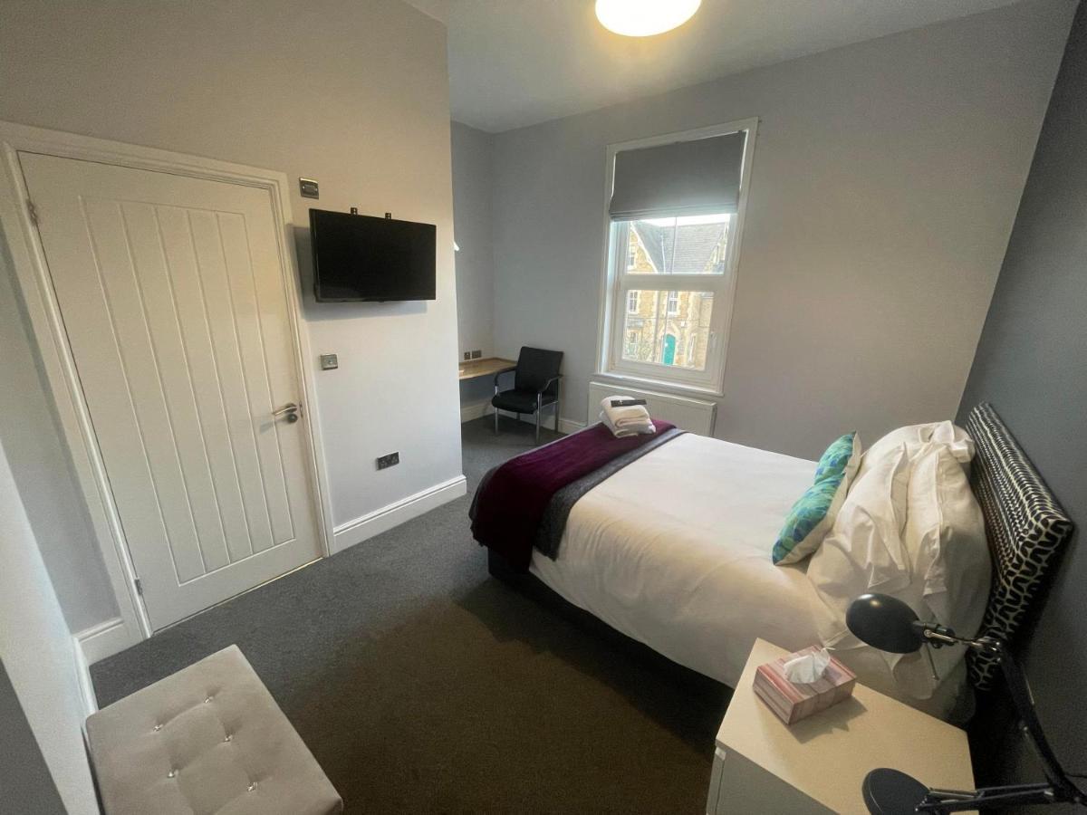 Arlan House, Central Basingstoke Hotel Екстер'єр фото