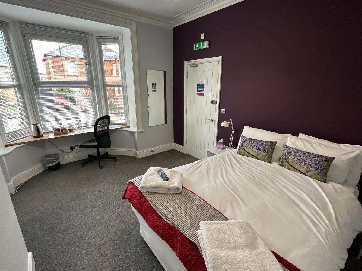 Arlan House, Central Basingstoke Hotel Екстер'єр фото